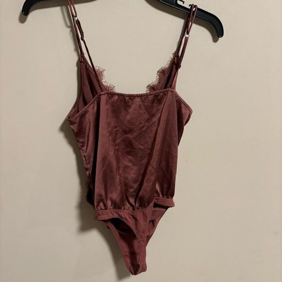 Abercrombie & Fitch Mauve Lace Bodysuit - Picture 8 of 11